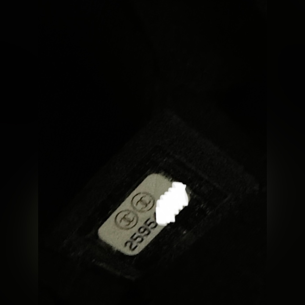 Authentic Chanel Boy. - Picture 13 of 15